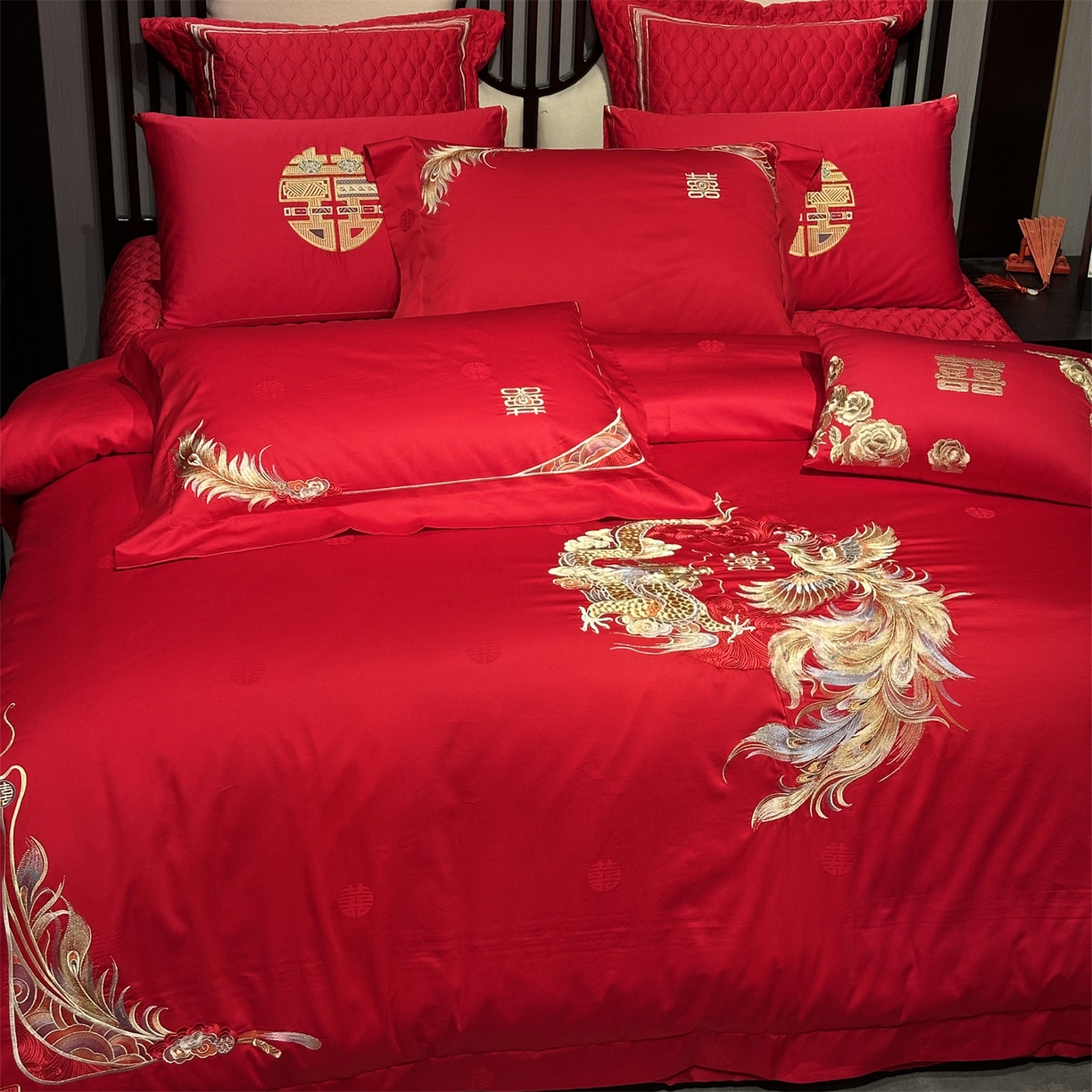 91家纺网 家纺一手货源 找家纺 美娘阁 2025新款长绒棉全棉贡缎提花款新中式古典韵味精美刺绣婚庆四件套-系列一 龙凤款-龙凤同喜