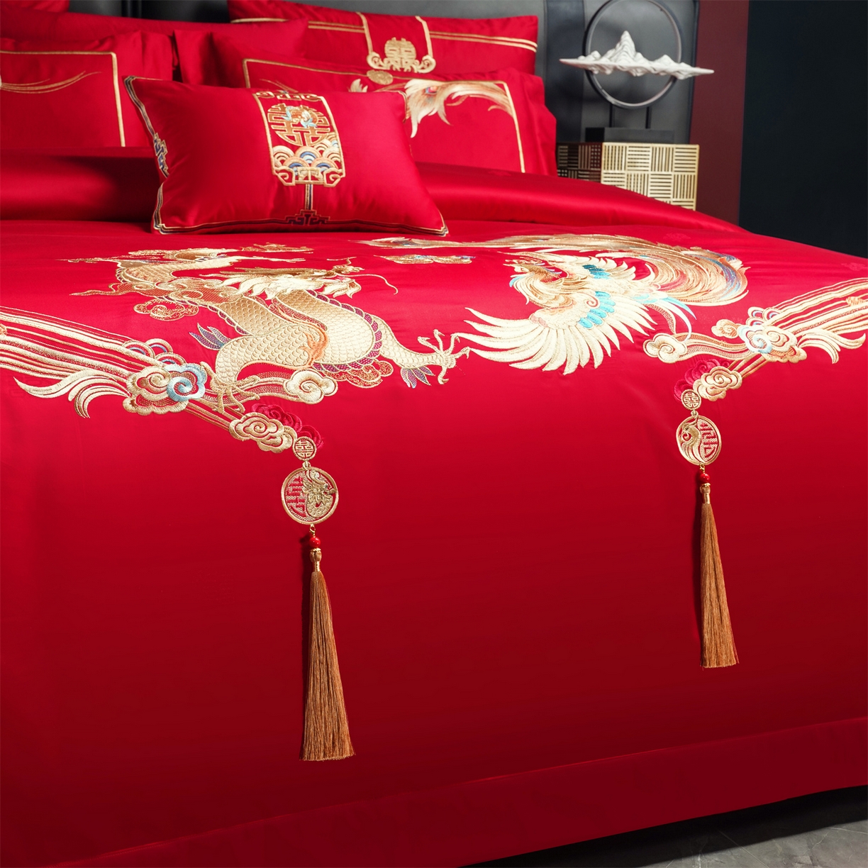 91家纺网 家纺一手货源 找家纺 美娘阁 2025新款长绒棉全棉贡缎提花款新中式古典韵味精美刺绣婚庆四件套-系列一 龙凤款-龙华富贵