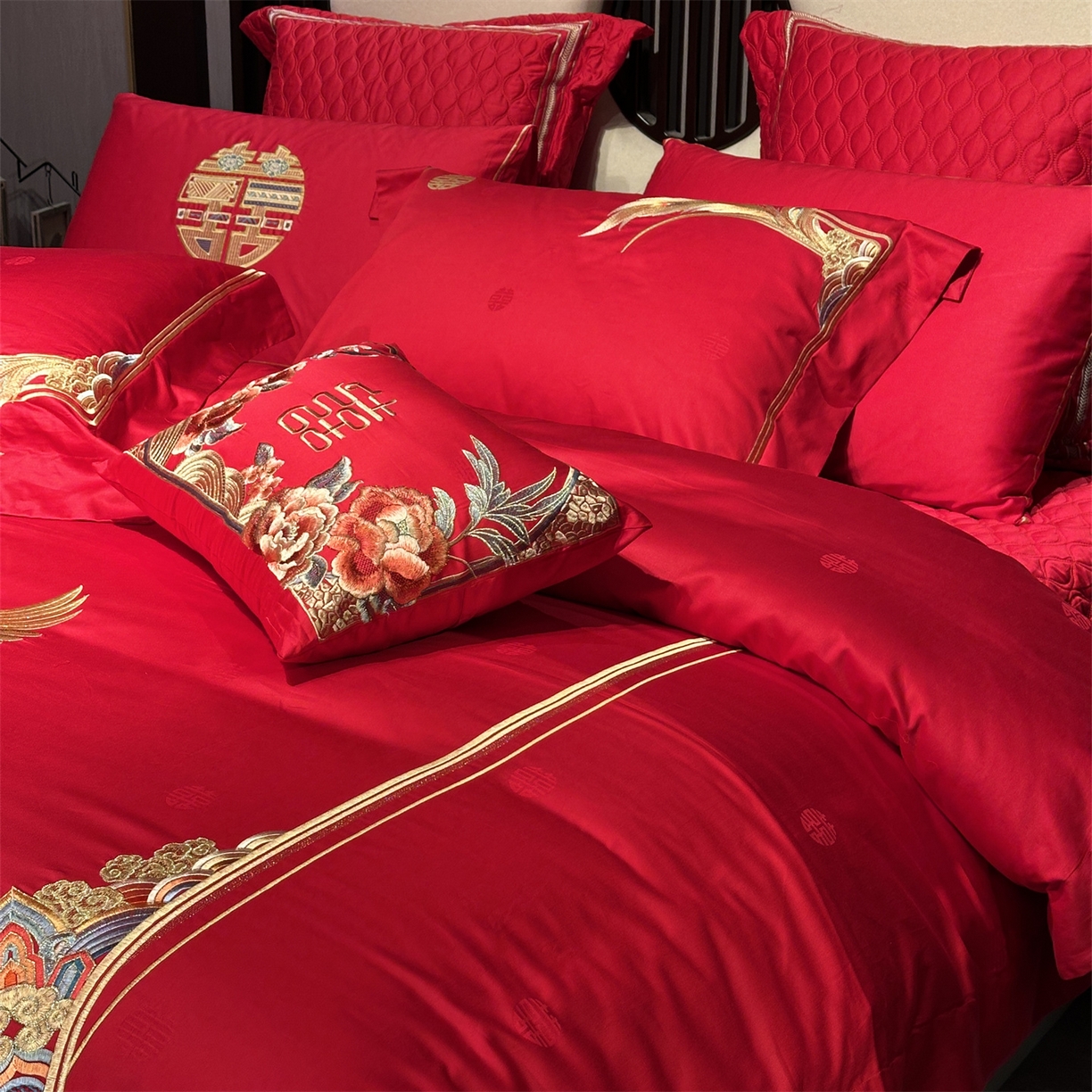 91家纺网 家纺一手货源 找家纺 美娘阁 2025新款长绒棉全棉贡缎提花款新中式古典韵味精美刺绣婚庆四件套-系列一 龙凤款-倾城龙凤