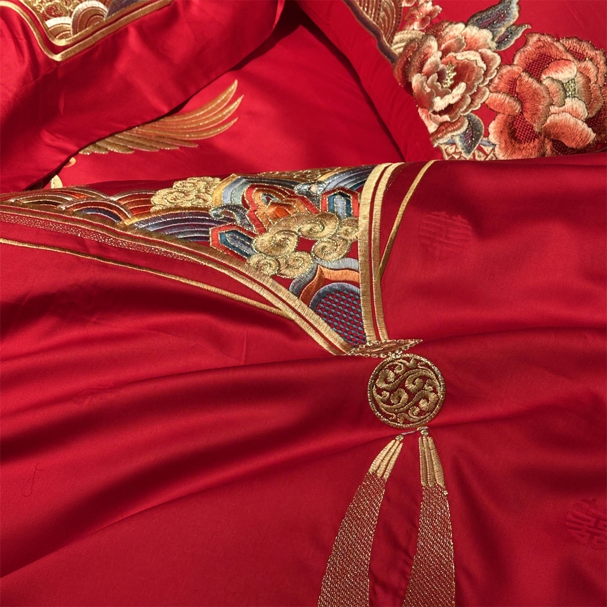 91家纺网 家纺一手货源 找家纺 美娘阁 2025新款长绒棉全棉贡缎提花款新中式古典韵味精美刺绣婚庆四件套-系列一 龙凤款-倾城龙凤