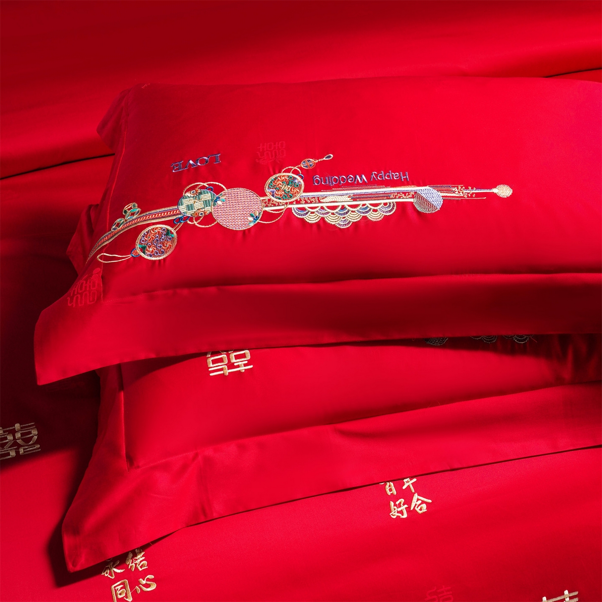 91家纺网 家纺一手货源 找家纺 美娘阁 2025新款长绒棉全棉贡缎提花款新中式古典韵味精美刺绣婚庆四件套-系列一 千喜爱恋