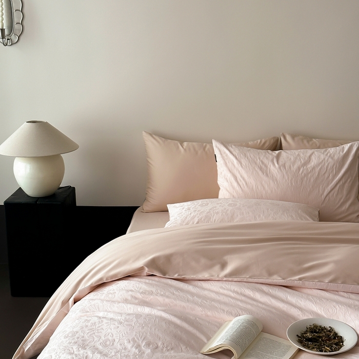 91家纺网 家纺一手货源 找家纺 玉宇阁家居 2025新款100S色织空气大提花全棉纯棉长绒棉四件套-苏莉的春天100S 100S苏莉的春天-胚芽奶卡