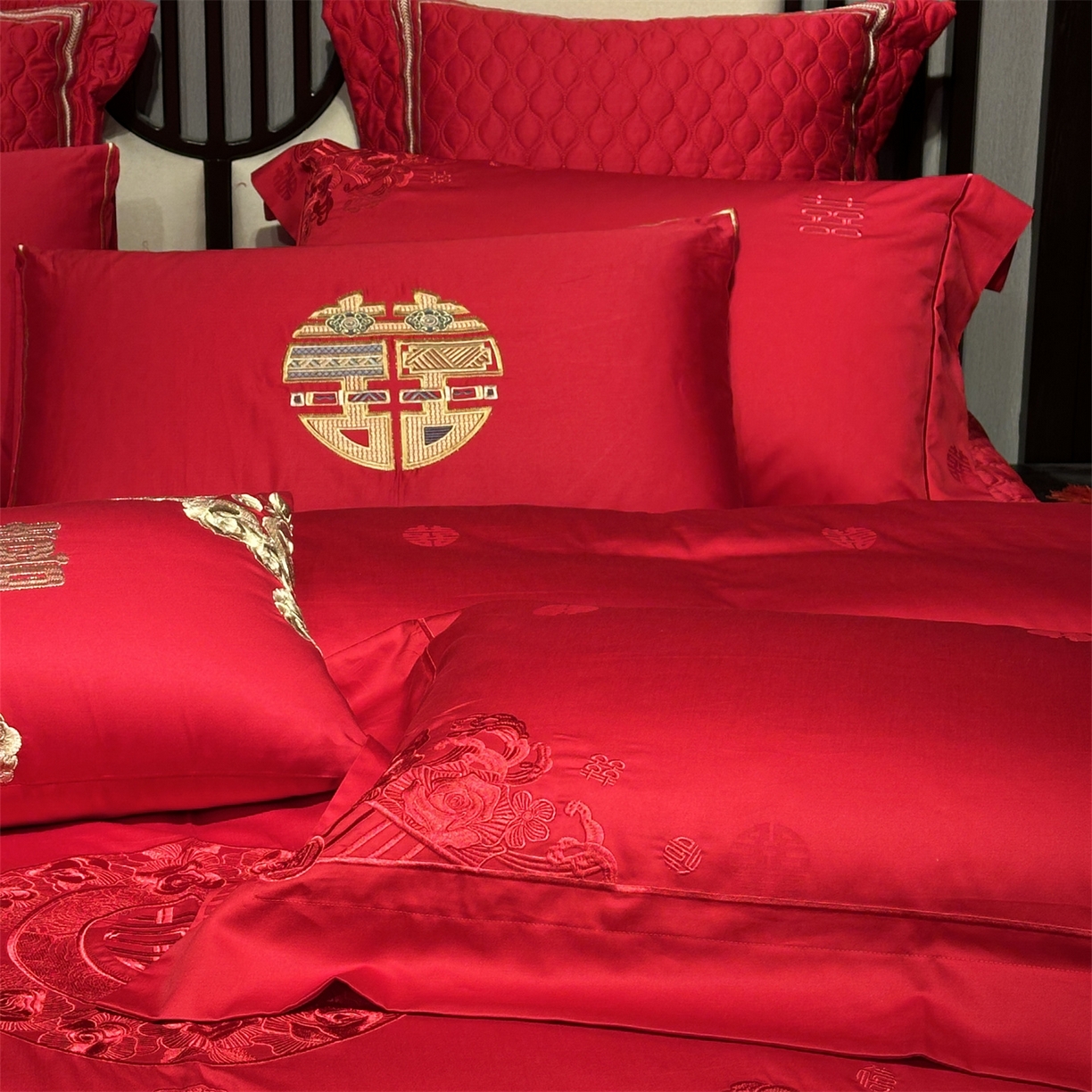 91家纺网 家纺一手货源 找家纺 美娘阁 2025新款长绒棉全棉贡缎提花款新中式古典韵味精美刺绣婚庆四件套-系列一 十里红妆