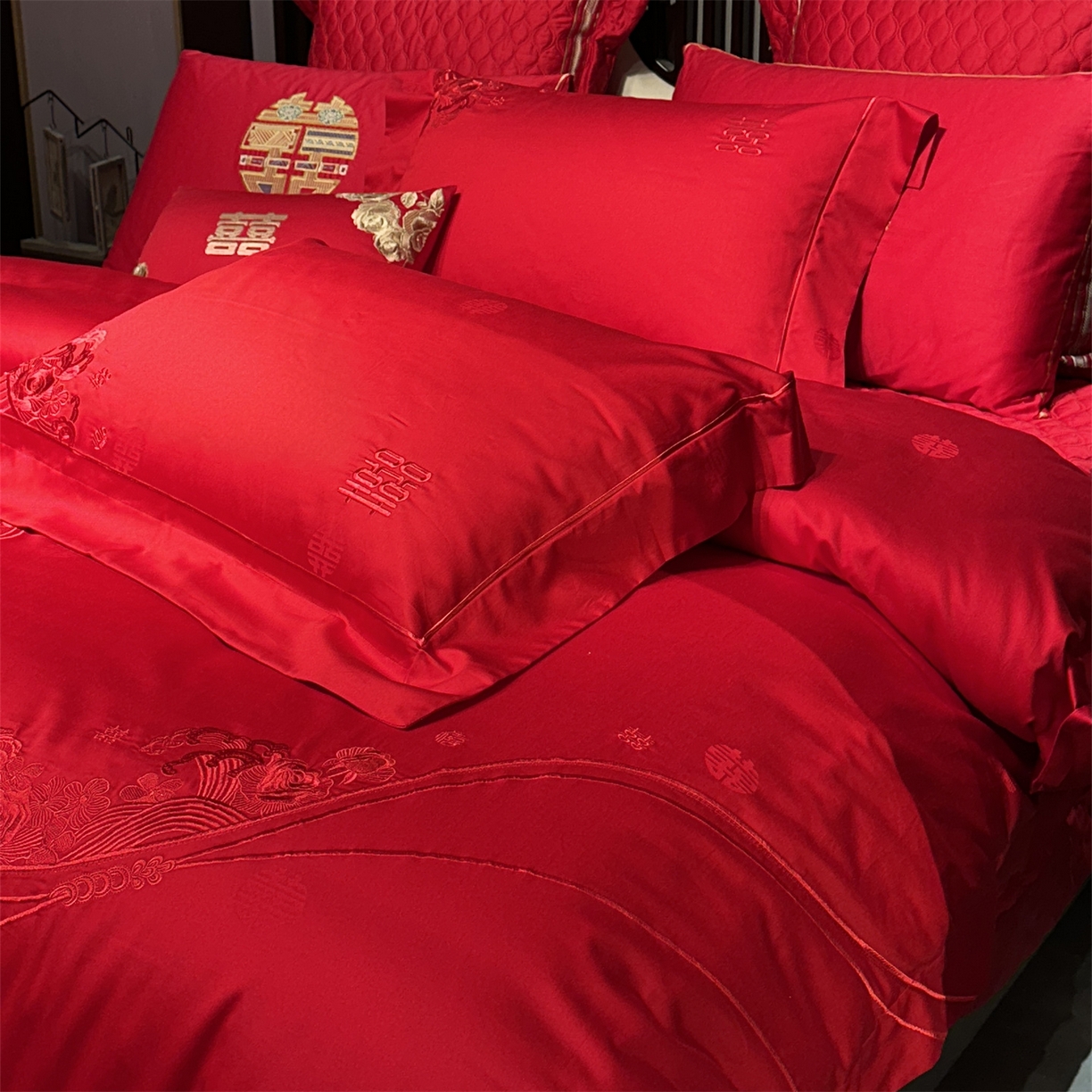 91家纺网 家纺一手货源 找家纺 美娘阁 2025新款长绒棉全棉贡缎提花款新中式古典韵味精美刺绣婚庆四件套-系列一 十里红妆