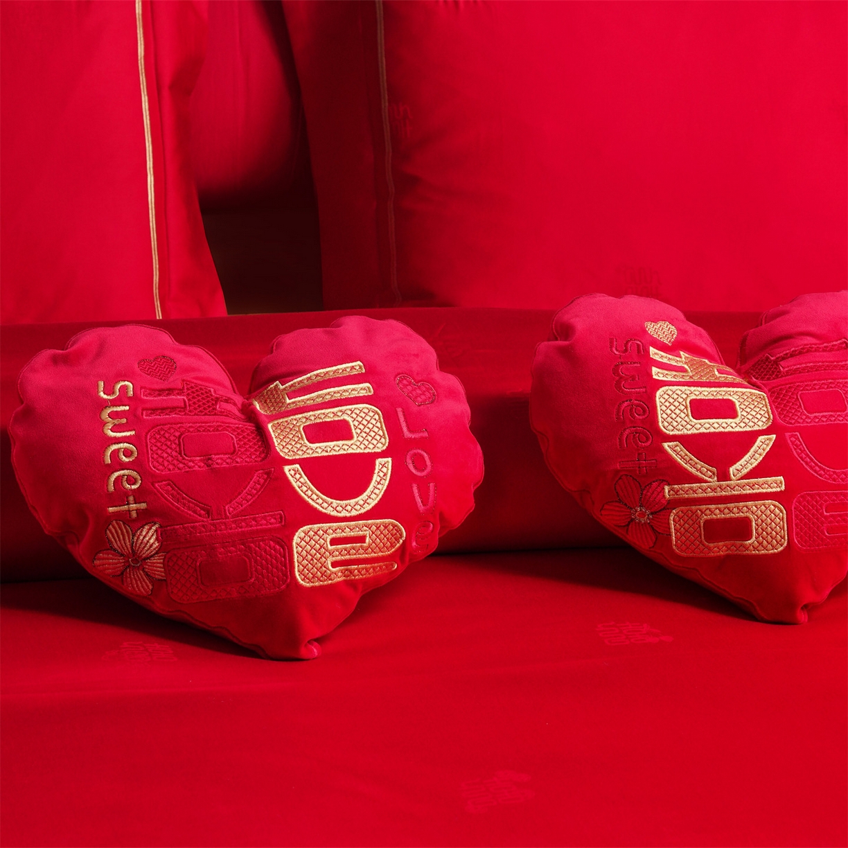 91家纺网 家纺一手货源 找家纺 美娘阁 2025新款长绒棉全棉贡缎提花款新中式古典韵味精美刺绣婚庆四件套-系列一 喜运绵绵-金