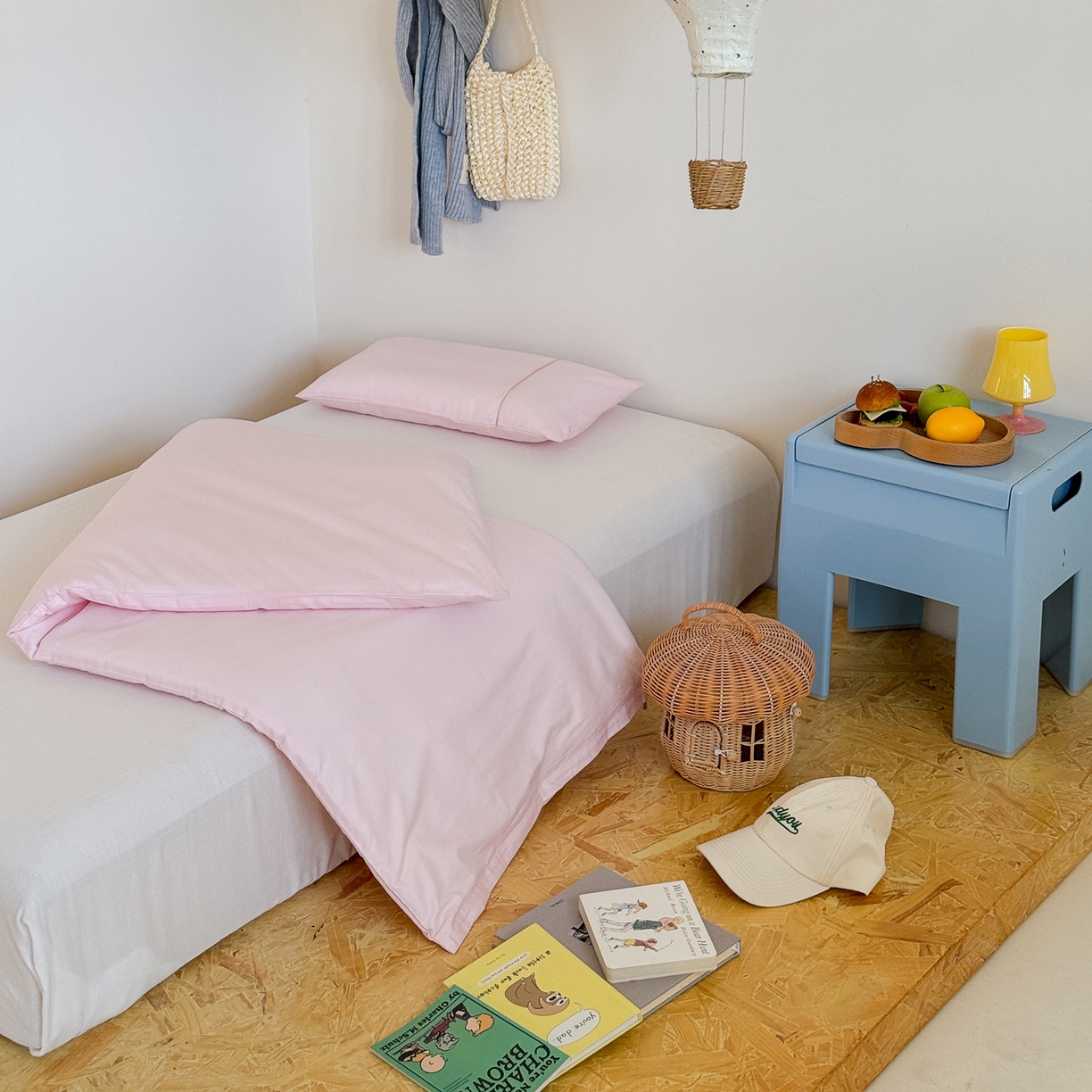 91家纺网 家纺一手货源 找家纺 喜多兔儿童家纺 2025新款小美好13372纯棉绣花幼儿园被子三件套多件套 粉色美好小兔子