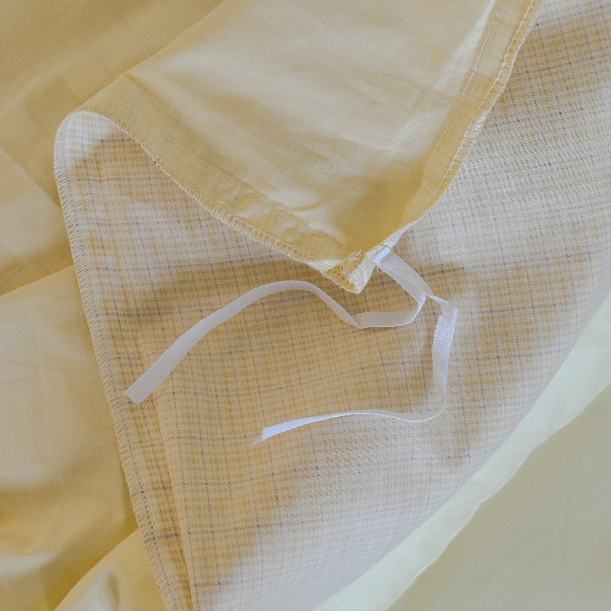 91家纺网 家纺一手货源 找家纺 喜多兔儿童家纺 2025新款小美好13372纯棉绣花幼儿园被子三件套多件套 黄色美好卡皮巴拉