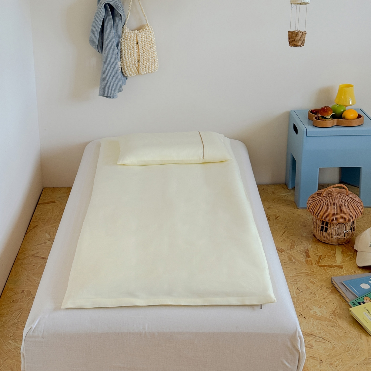 91家纺网 家纺一手货源 找家纺 喜多兔儿童家纺 2025新款小美好13372纯棉绣花幼儿园被子三件套多件套 黄色美好小狮子