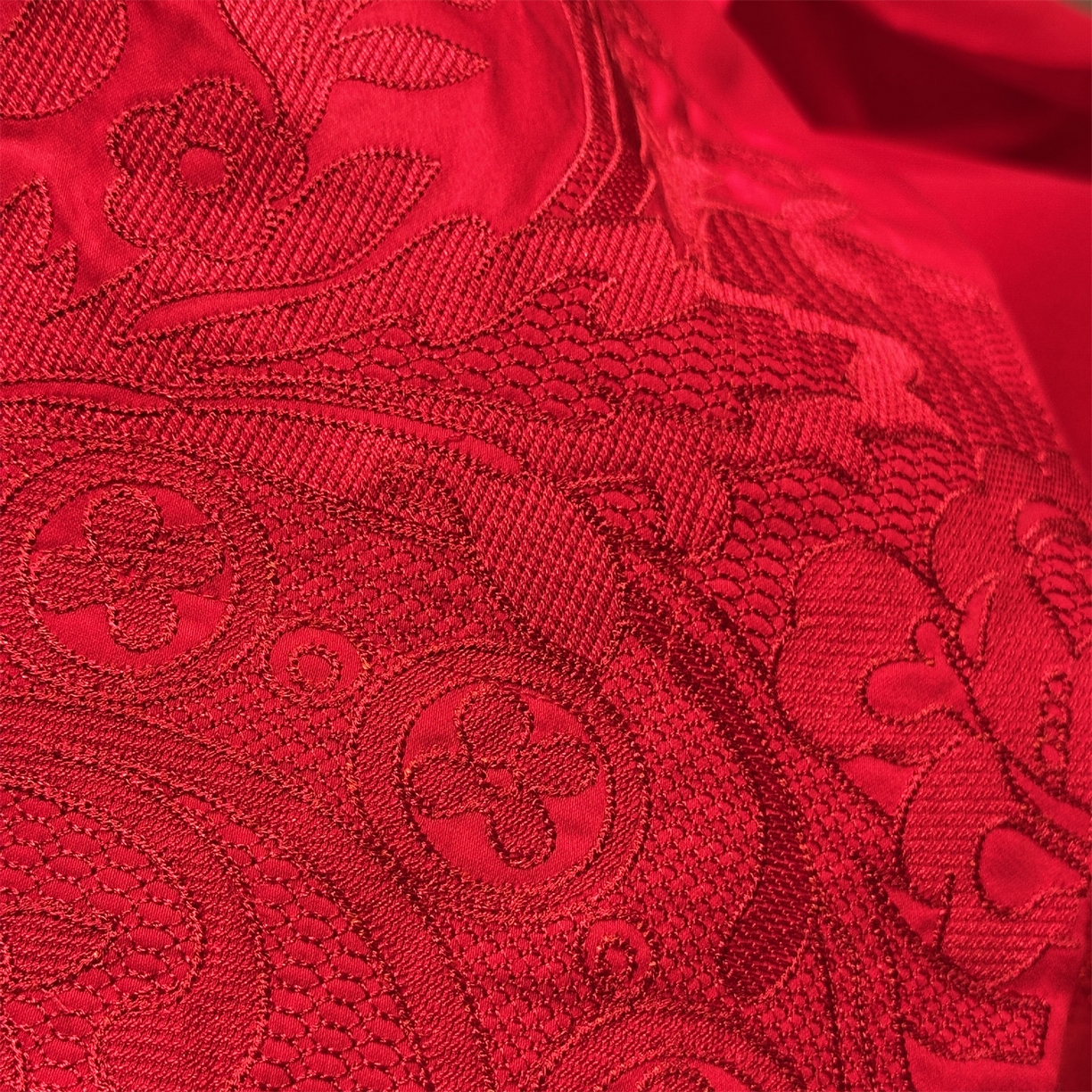 91家纺网 家纺一手货源 找家纺 美娘阁 2025新款长绒棉全棉贡缎提花款新中式古典韵味精美刺绣婚庆四件套-系列三 花卉款-华庭至爱-红