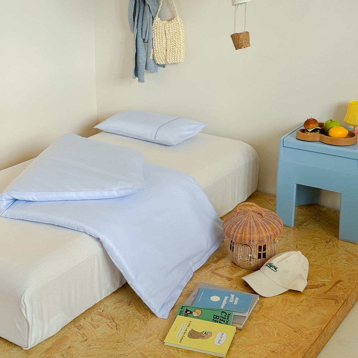 91家纺网 家纺一手货源 找家纺 喜多兔儿童家纺 2025新款小美好13372纯棉绣花幼儿园被子三件套多件套 蓝色美好独角兽