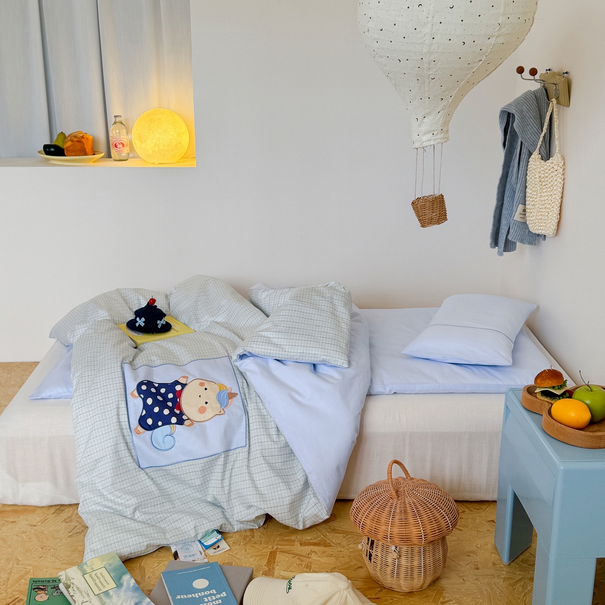 91家纺网 家纺一手货源 找家纺 喜多兔儿童家纺 2025新款小美好13372纯棉绣花幼儿园被子三件套多件套 蓝色美好独角兽