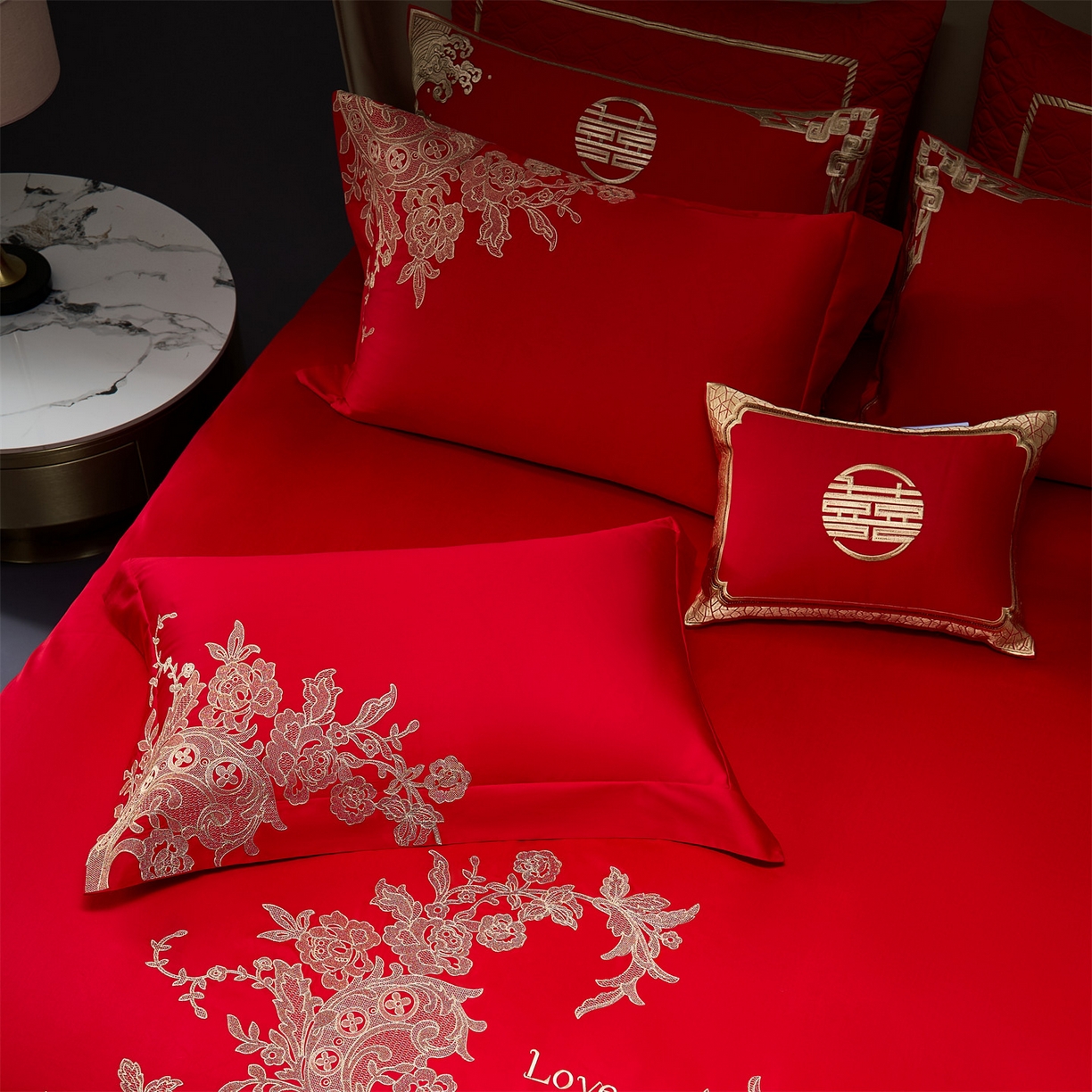 91家纺网 家纺一手货源 找家纺 美娘阁 2025新款长绒棉全棉贡缎提花款新中式古典韵味精美刺绣婚庆四件套-系列三 花卉款-华庭至爱-金