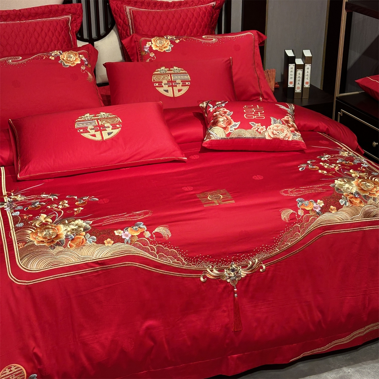 91家纺网 家纺一手货源 找家纺 美娘阁 2025新款长绒棉全棉贡缎提花款新中式古典韵味精美刺绣婚庆四件套-系列三 花卉款-锦绣江山