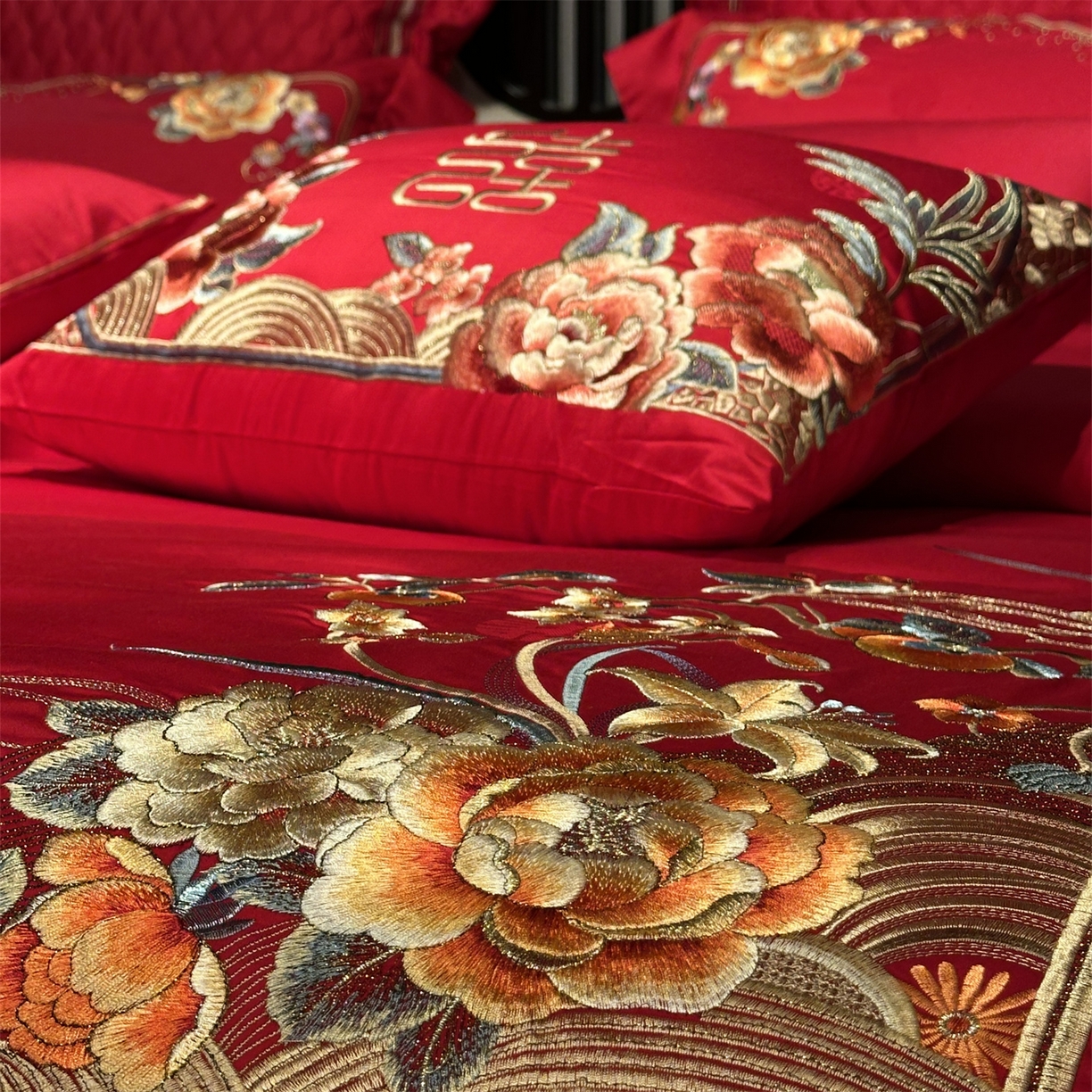 91家纺网 家纺一手货源 找家纺 美娘阁 2025新款长绒棉全棉贡缎提花款新中式古典韵味精美刺绣婚庆四件套-系列三 花卉款-锦绣江山