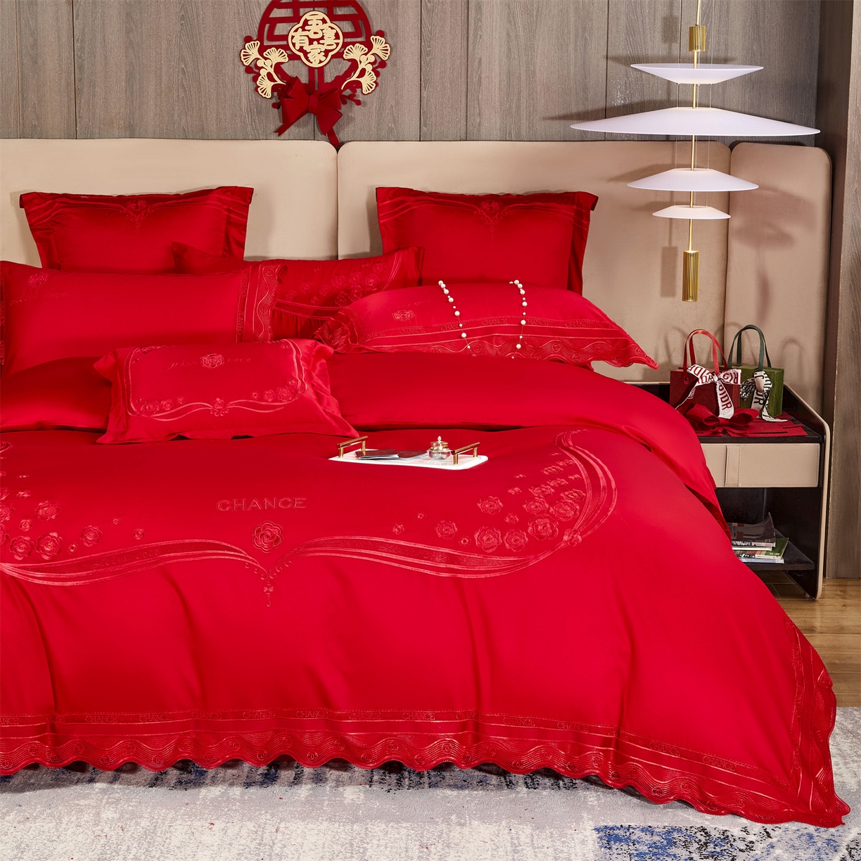 91家纺网 家纺一手货源 找家纺 美娘阁 2025新款长绒棉全棉贡缎提花款新中式古典韵味精美刺绣婚庆四件套-系列三 花卉款-沁馨花语（红）