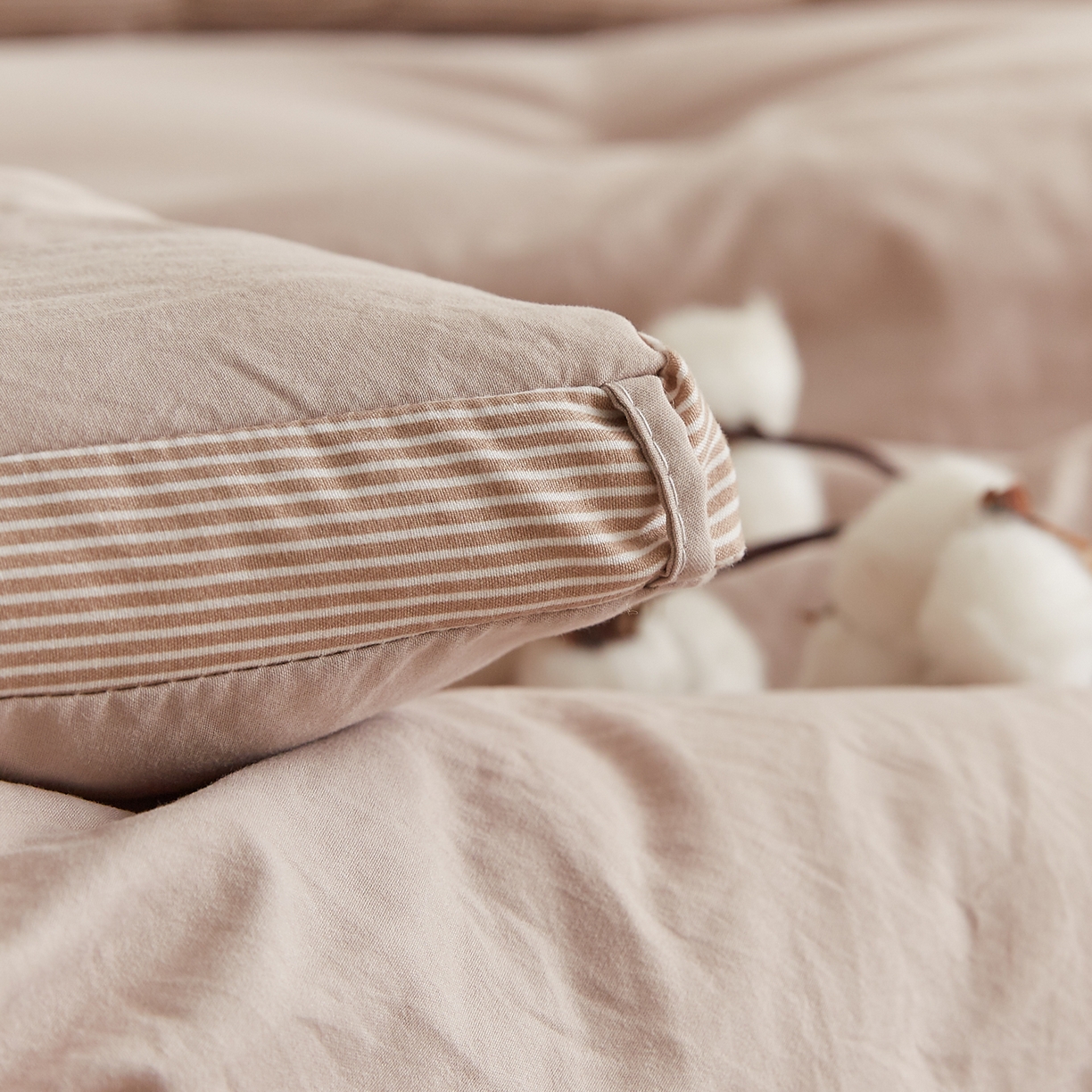 91家纺网 家纺一手货源 找家纺 帕芬鸟家纺 2025新款51%立体款棉花被 被子被芯 卡其