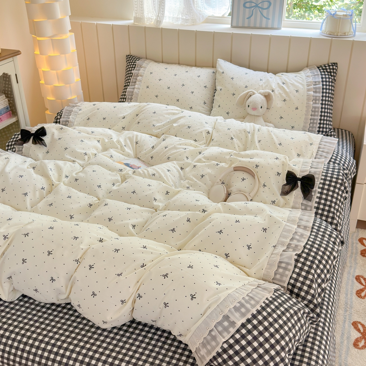 91家纺网 家纺一手货源 找家纺 一霖家纺 2025新款高克重云朵棉韩系小清新蝴蝶结四件套 波点蝴蝶结黑