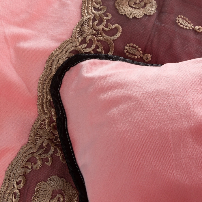 91家纺网 家纺一手货源 找家纺 能好家纺 2025新款亲肤舒适水晶绒夹棉床裙款系列四件套 粉玉