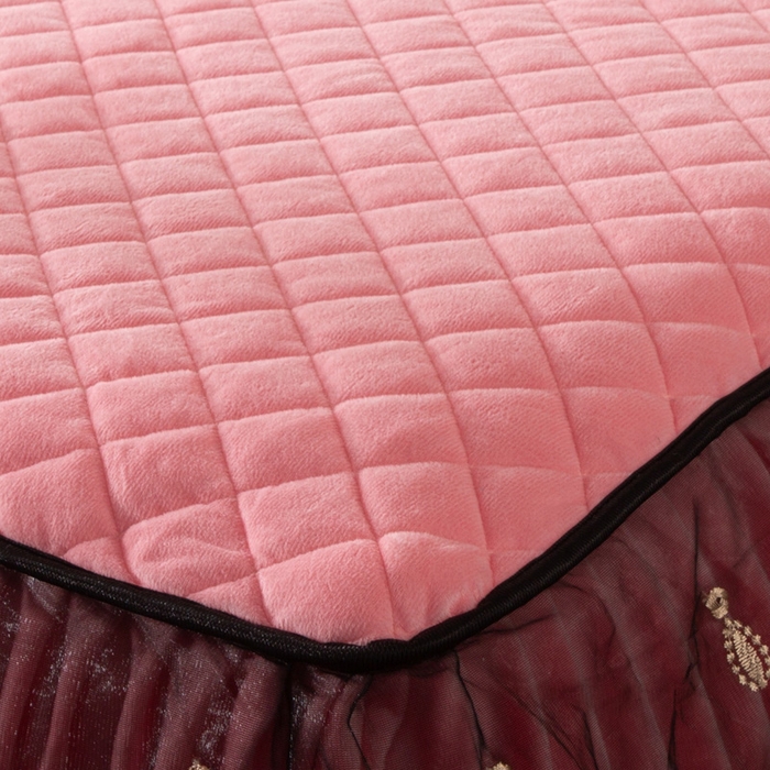 91家纺网 家纺一手货源 找家纺 能好家纺 2025新款亲肤舒适水晶绒夹棉床裙款系列四件套 粉玉