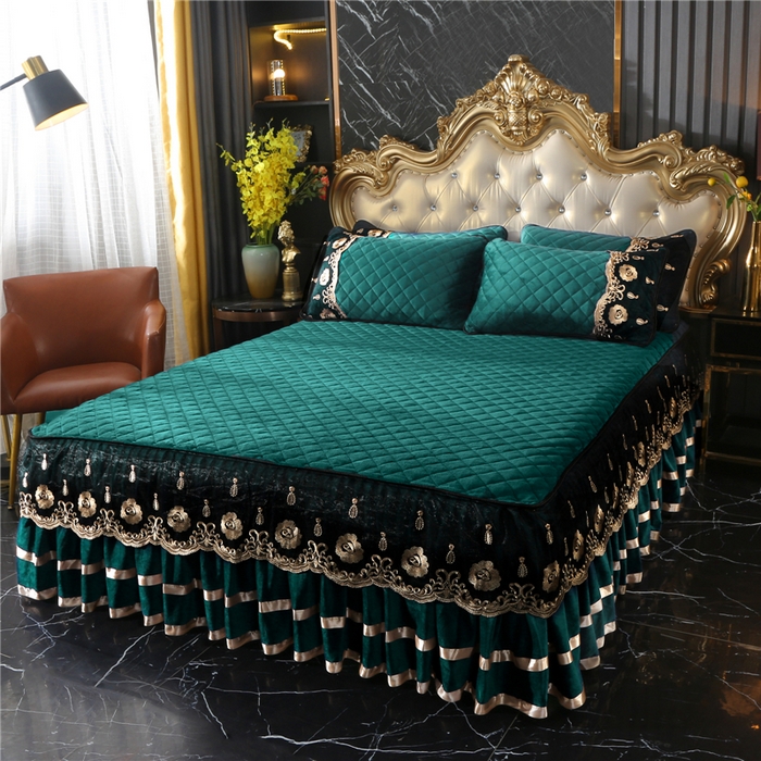 91家纺网 家纺一手货源 找家纺 能好家纺 2025新款亲肤舒适水晶绒夹棉床裙款系列四件套 墨绿