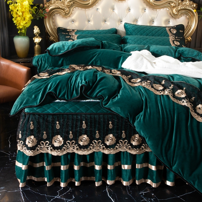 91家纺网 家纺一手货源 找家纺 能好家纺 2025新款亲肤舒适水晶绒夹棉床裙款系列四件套 墨绿