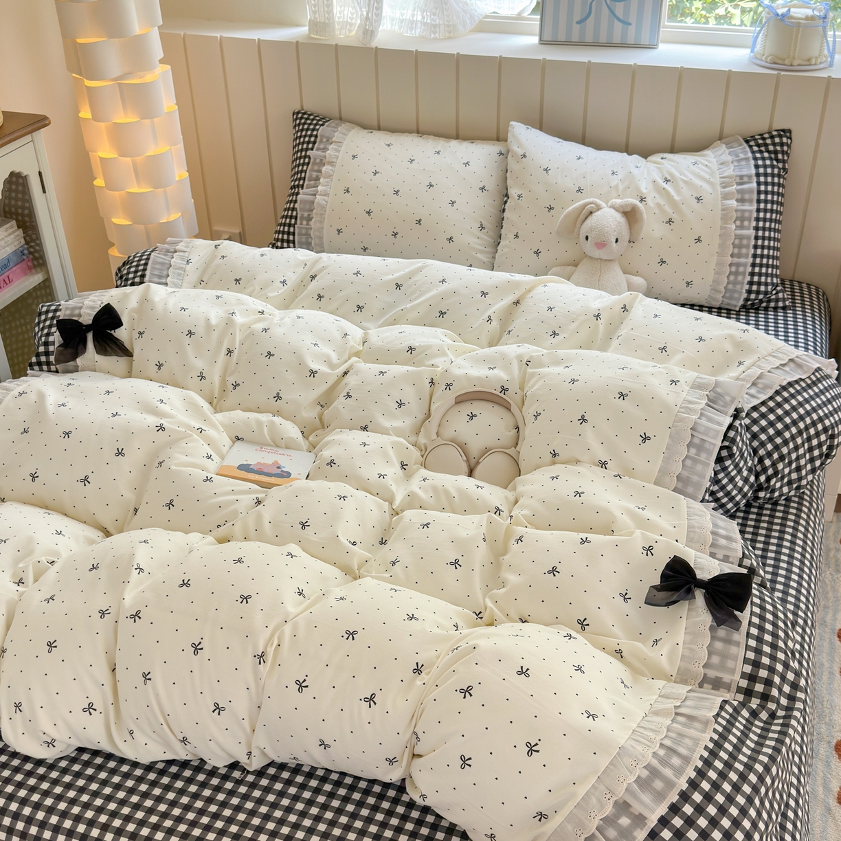 91家纺网 家纺一手货源 找家纺 一霖家纺 2025新款高克重云朵棉韩系小清新蝴蝶结四件套 波点蝴蝶结黑