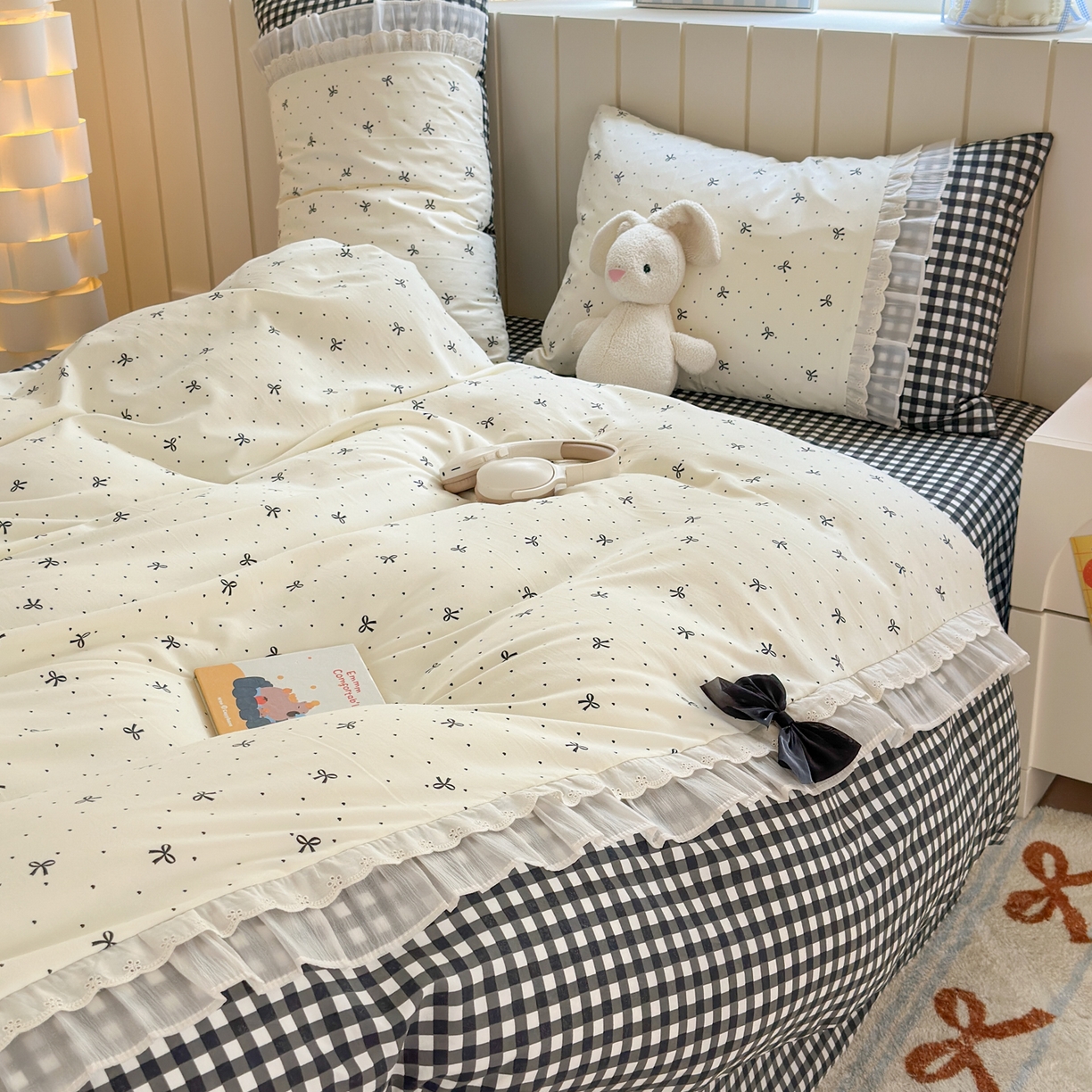 91家纺网 家纺一手货源 找家纺 一霖家纺 2025新款高克重云朵棉韩系小清新蝴蝶结四件套 波点蝴蝶结黑