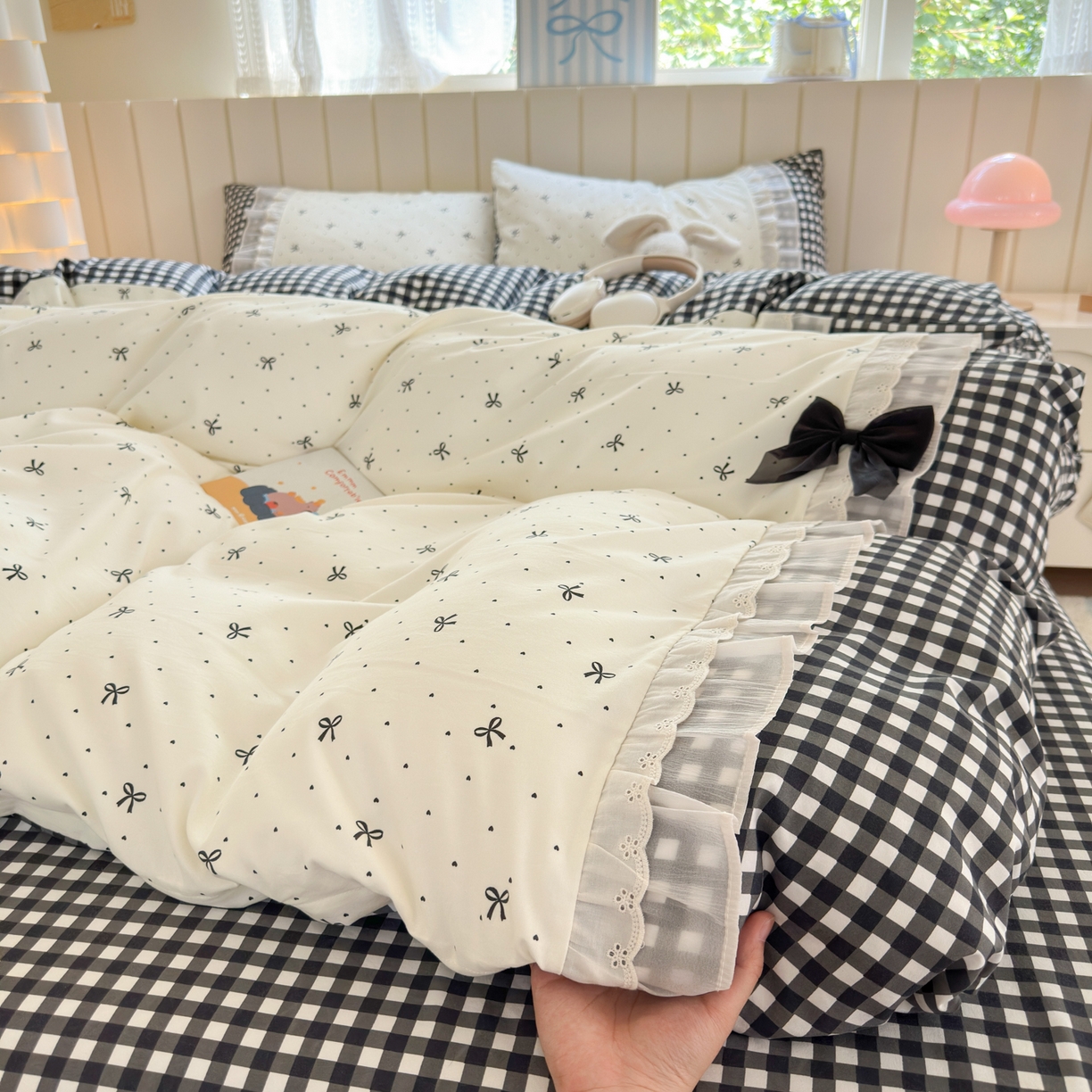 91家纺网 家纺一手货源 找家纺 一霖家纺 2025新款高克重云朵棉韩系小清新蝴蝶结四件套 波点蝴蝶结黑