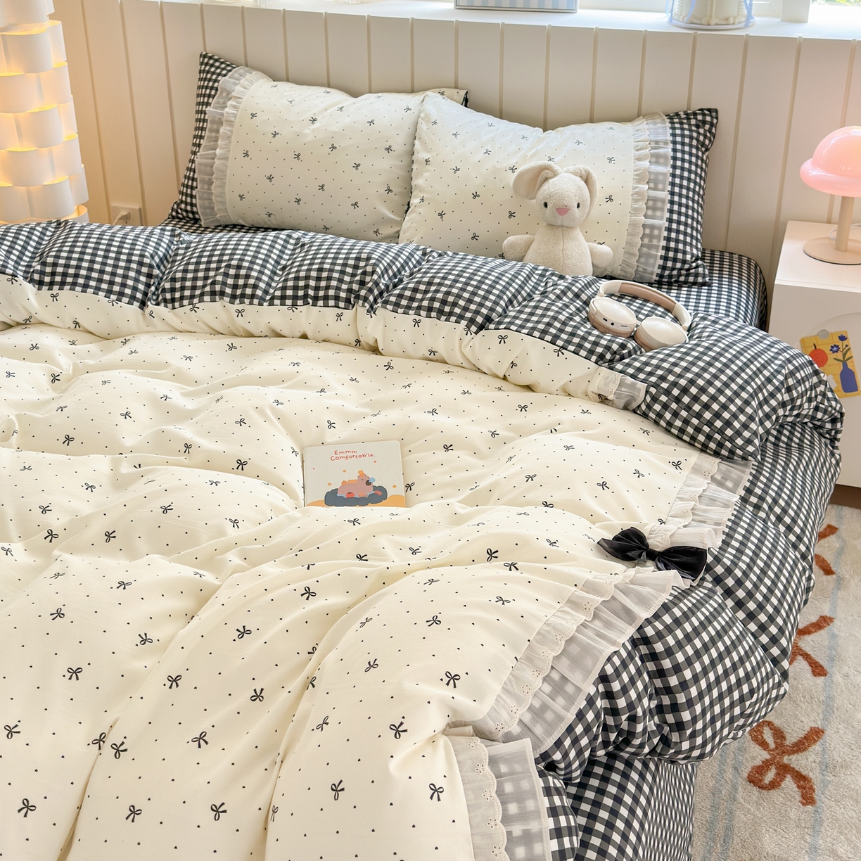 91家纺网 家纺一手货源 找家纺 一霖家纺 2025新款高克重云朵棉韩系小清新蝴蝶结四件套 波点蝴蝶结黑