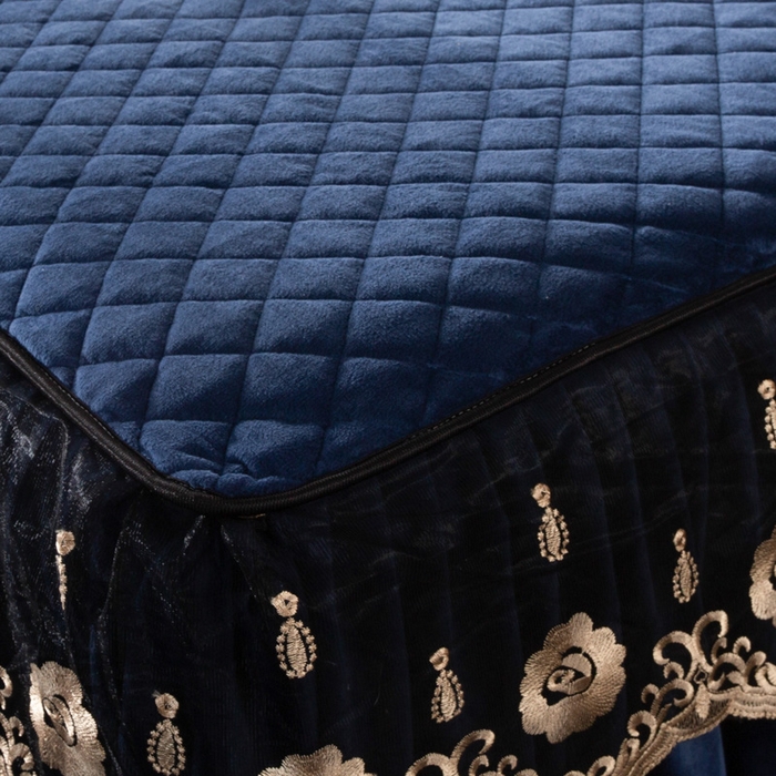 91家纺网 家纺一手货源 找家纺 能好家纺 2025新款亲肤舒适水晶绒夹棉床裙款系列四件套 藏青