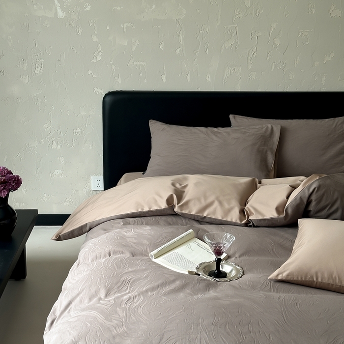 91家纺网 家纺一手货源 找家纺 玉宇阁家居 2025新款100S色织空气大提花全棉纯棉长绒棉四件套-雨雾100S 100S雨雾-摩卡棕