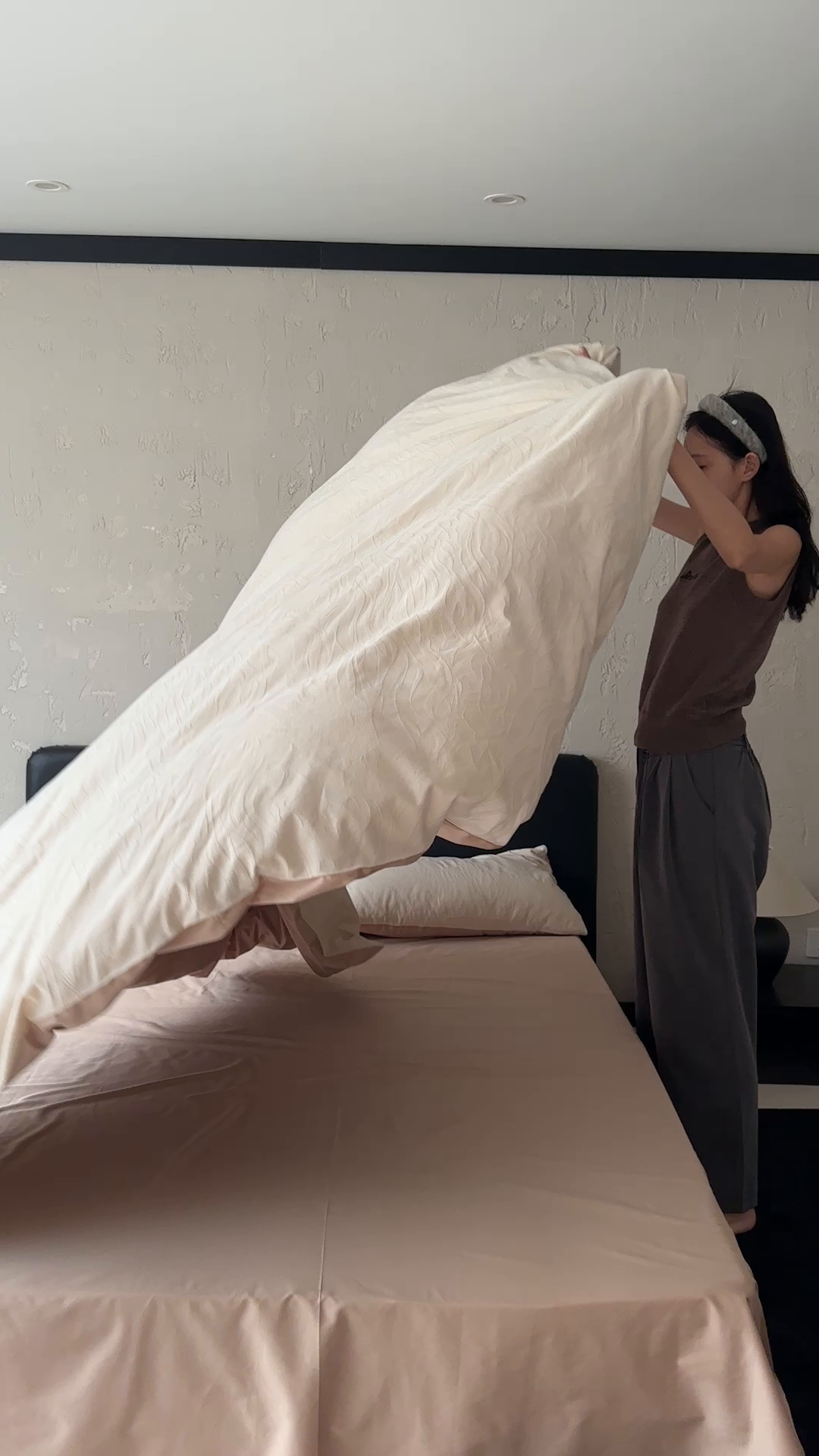 91家纺网 家纺一手货源 找家纺 玉宇阁家居 2025新款100S色织空气大提花全棉纯棉长绒棉四件套-雨雾100S 100S雨雾-燕麦烤茶