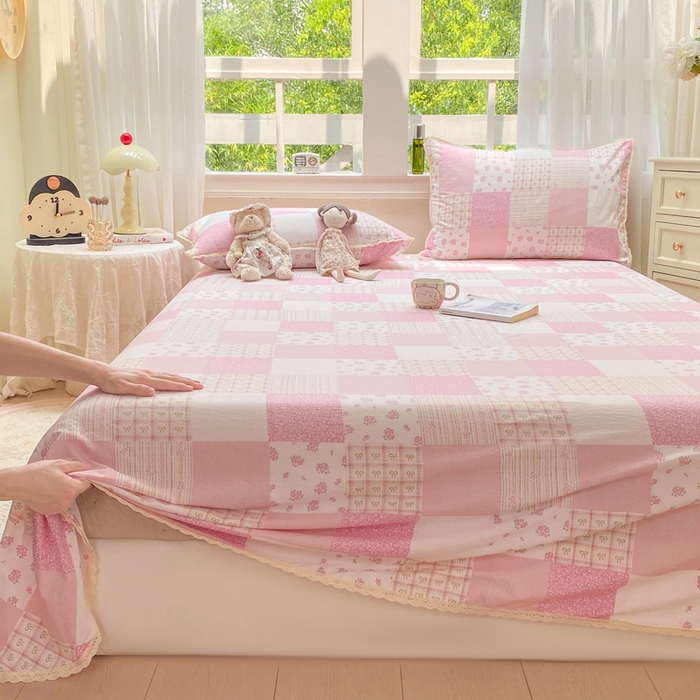 91家纺网 家纺一手货源 找家纺 欧尚 2025新款云感双层纱针织棉印花母婴级超柔裸睡级床单三件套 春日粉