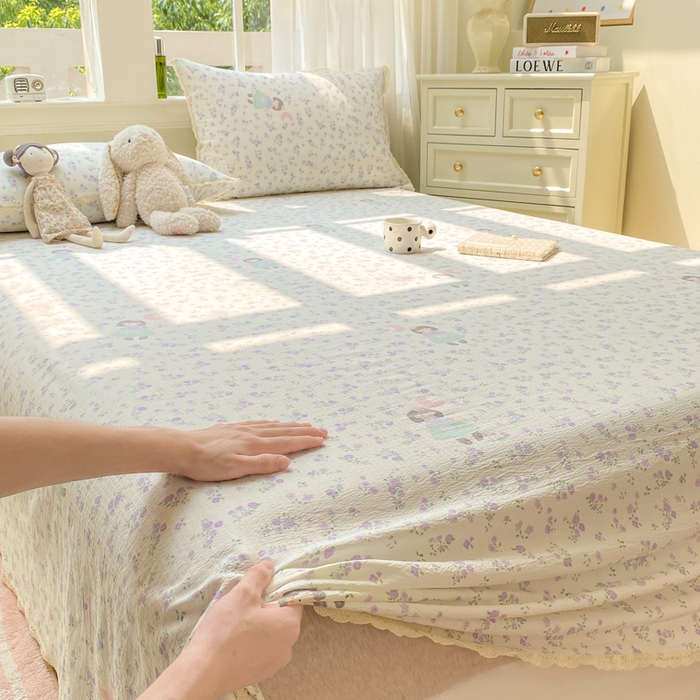 91家纺网 家纺一手货源 找家纺 欧尚 2025新款云感双层纱针织棉印花母婴级超柔裸睡级床单三件套 梦境之间