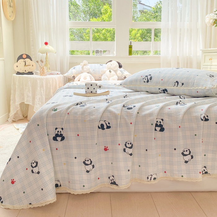 91家纺网 家纺一手货源 找家纺 欧尚 2025新款云感双层纱针织棉印花母婴级超柔裸睡级床单三件套 软软熊猫