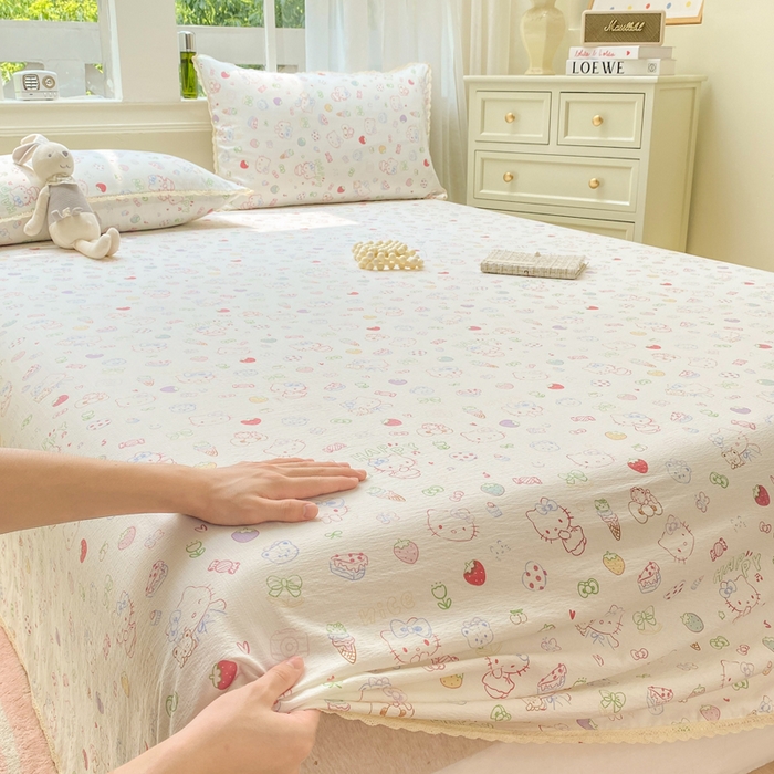 91家纺网 家纺一手货源 找家纺 欧尚 2025新款云感双层纱针织棉印花母婴级超柔裸睡级床单三件套 甜品猫