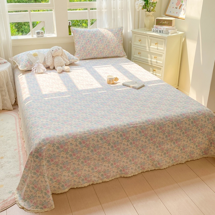 91家纺网 家纺一手货源 找家纺 欧尚 2025新款云感双层纱针织棉印花母婴级超柔裸睡级床单三件套 童话花岛