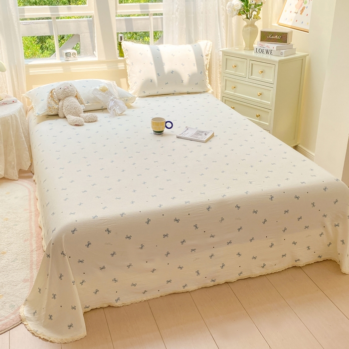 91家纺网 家纺一手货源 找家纺 欧尚 2025新款云感双层纱针织棉印花母婴级超柔裸睡级床单三件套 相思蓝