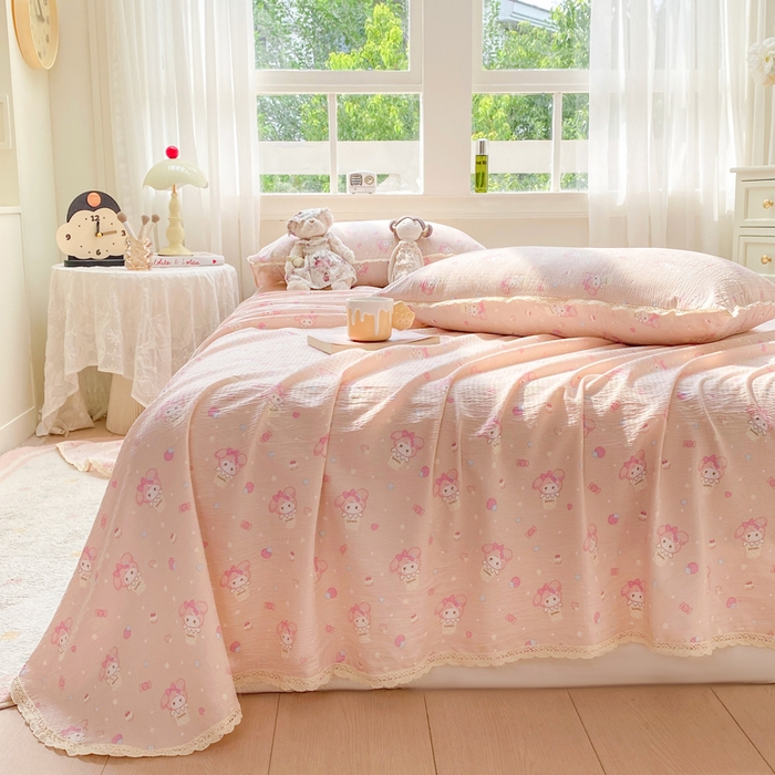 91家纺网 家纺一手货源 找家纺 欧尚 2025新款云感双层纱针织棉印花母婴级超柔裸睡级床单三件套 小美