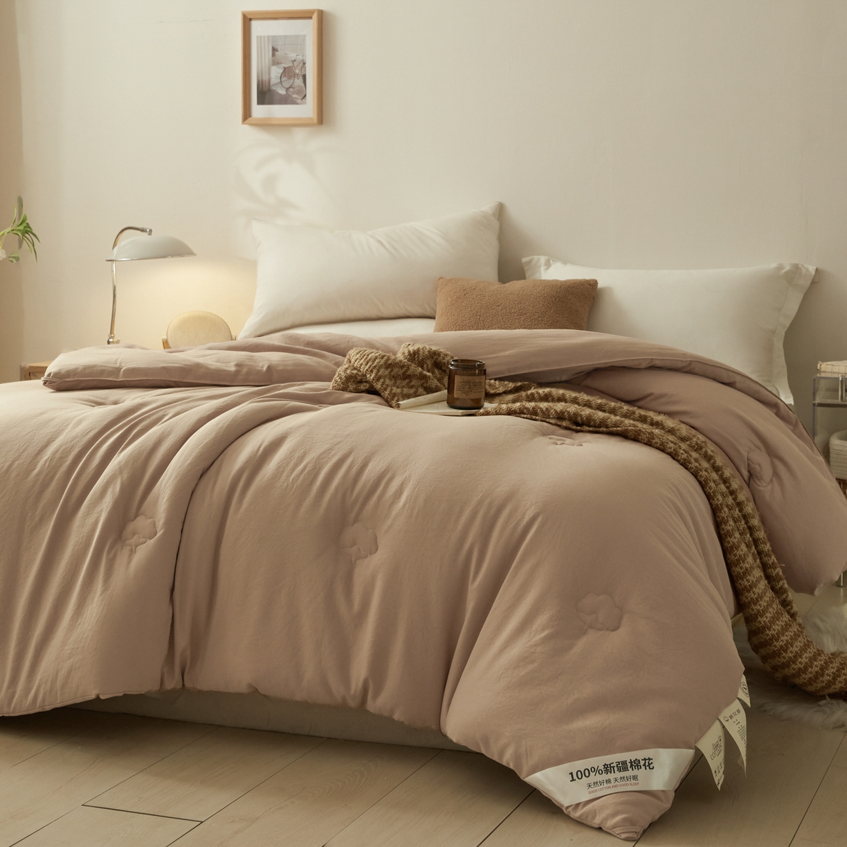 91家纺网 家纺一手货源 找家纺 样样红被业 2025新款A类50%棉花被夏被春秋被冬被四季被子被芯 驼色