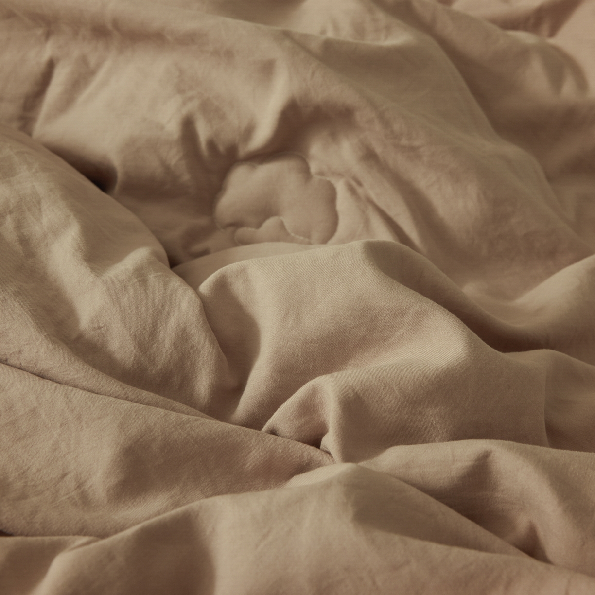 91家纺网 家纺一手货源 找家纺 样样红被业 2025新款A类50%棉花被夏被春秋被冬被四季被子被芯 驼色