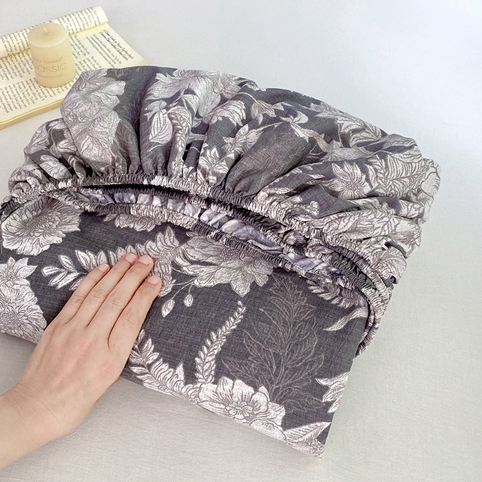 91家纺网 家纺一手货源 找家纺 梦舒羽 2025新款原麻床笠机洗家用防滑透气四季款床罩床垫床单保护套 浮绘花影-白