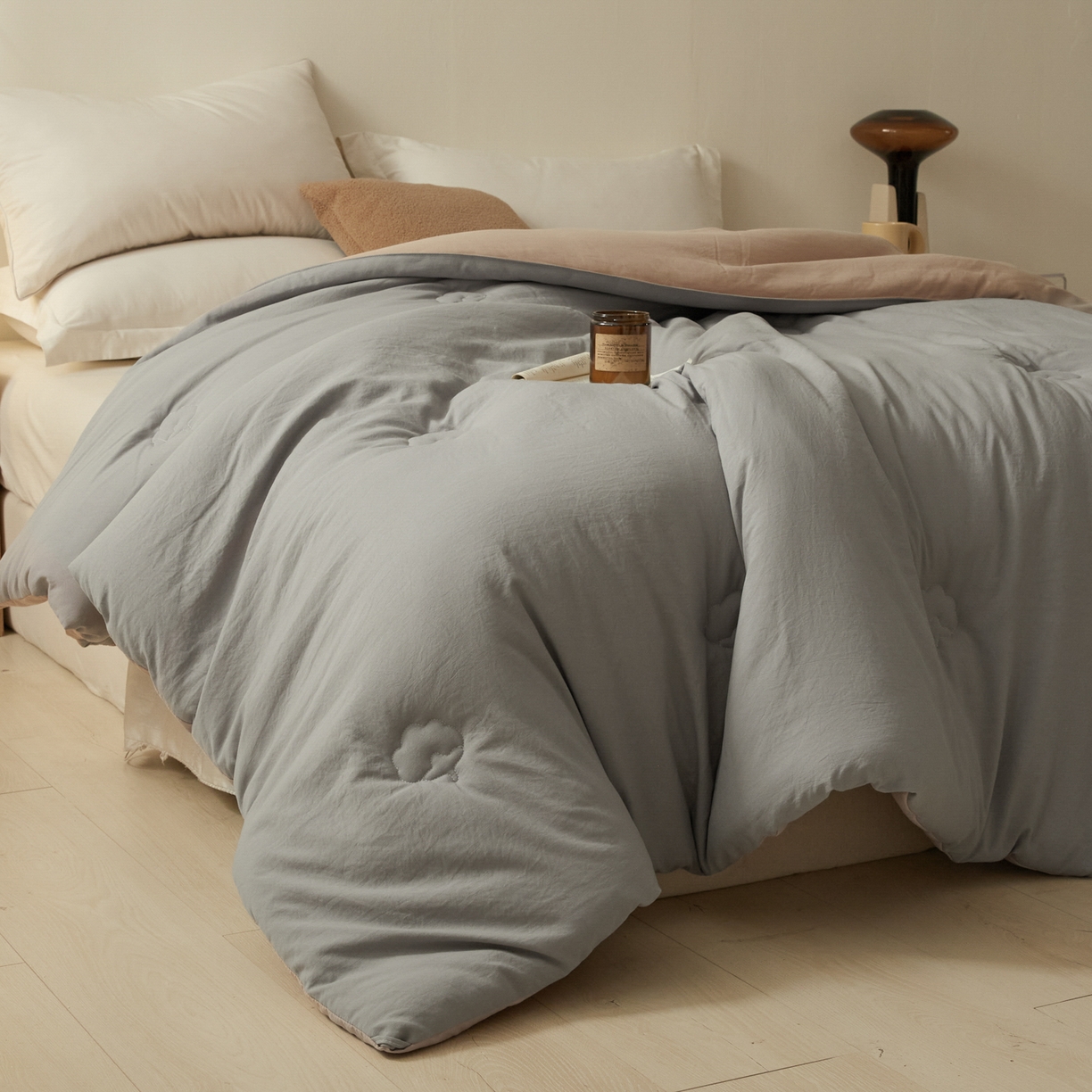 91家纺网 家纺一手货源 找家纺 样样红被业 2025新款A类50%棉花被夏被春秋被冬被四季被子被芯 灰+驼