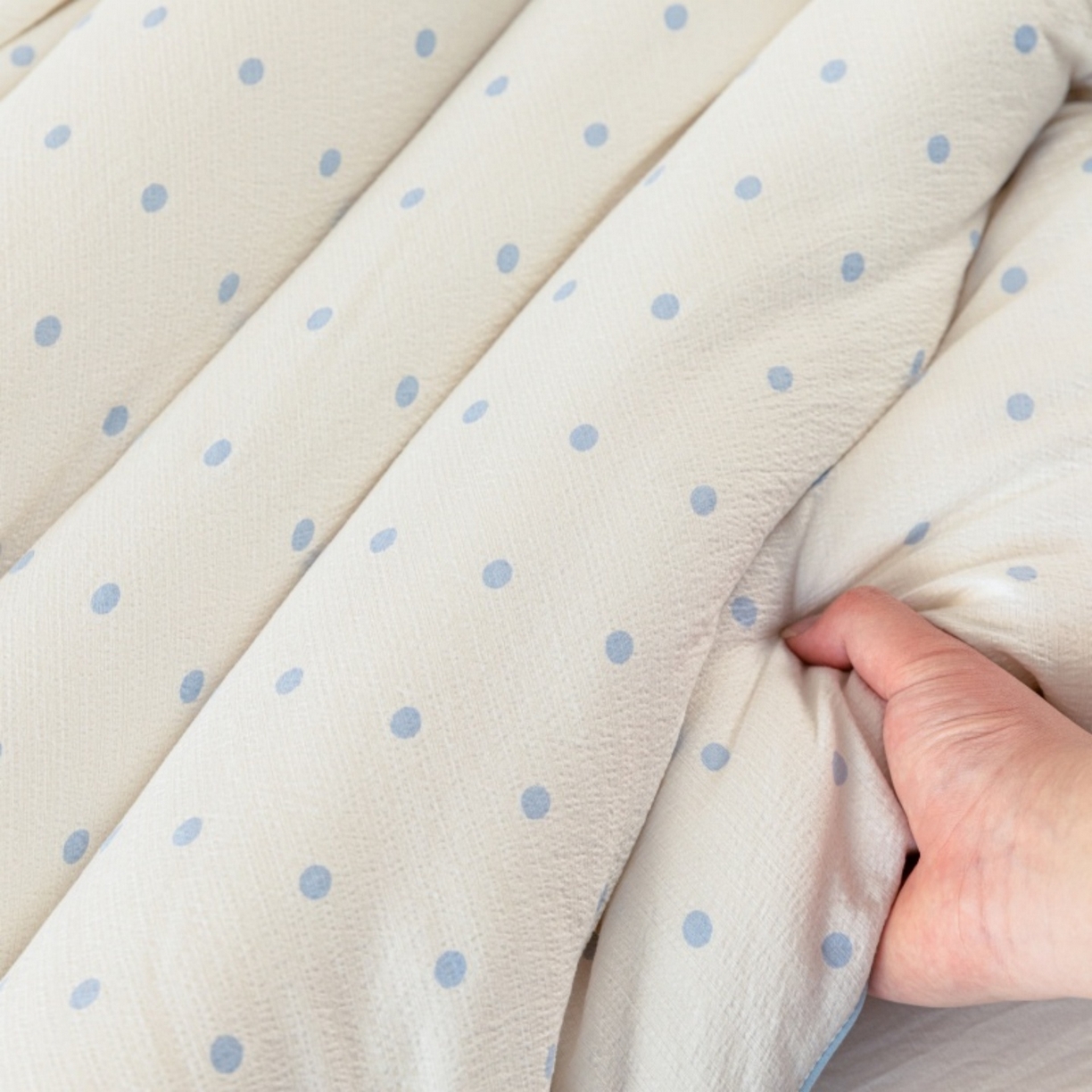 91家纺网 家纺一手货源 找家纺 梦镜家纺 2025新款A类云感双层纱冬被被子被芯买家秀 海盐汤圆