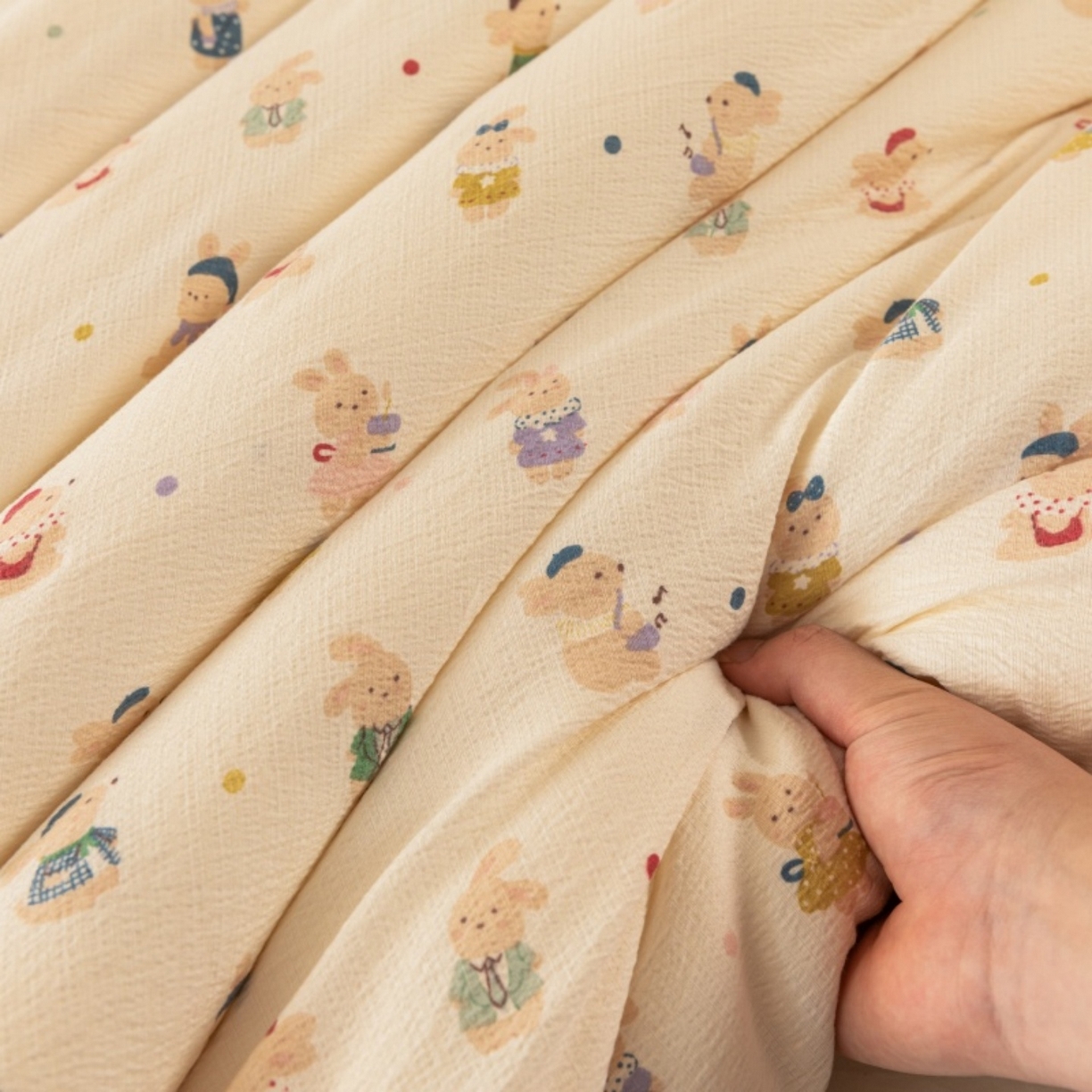 91家纺网 家纺一手货源 找家纺 梦镜家纺 2025新款A类云感双层纱冬被被子被芯买家秀 兔子集合