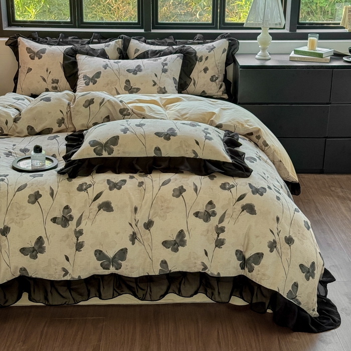 91家纺网 家纺一手货源 找家纺 宅家居 2025新款A类轻法式复古赫本风全棉纯棉有氧双层纱花边四件套黑色韩式花边三件套 蝶梦-奶咖