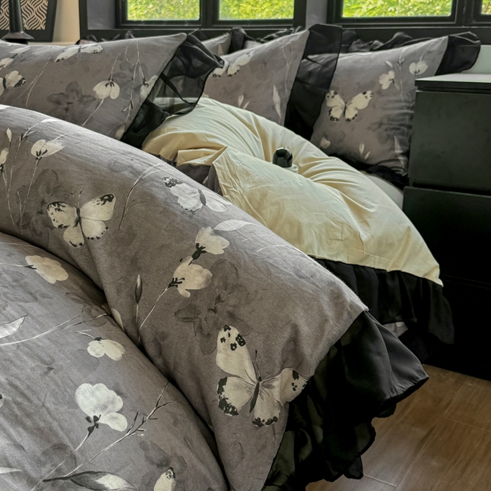 91家纺网 家纺一手货源 找家纺 宅家居 2025新款A类轻法式复古赫本风全棉纯棉有氧双层纱花边四件套黑色韩式花边三件套 蝶梦-深咖