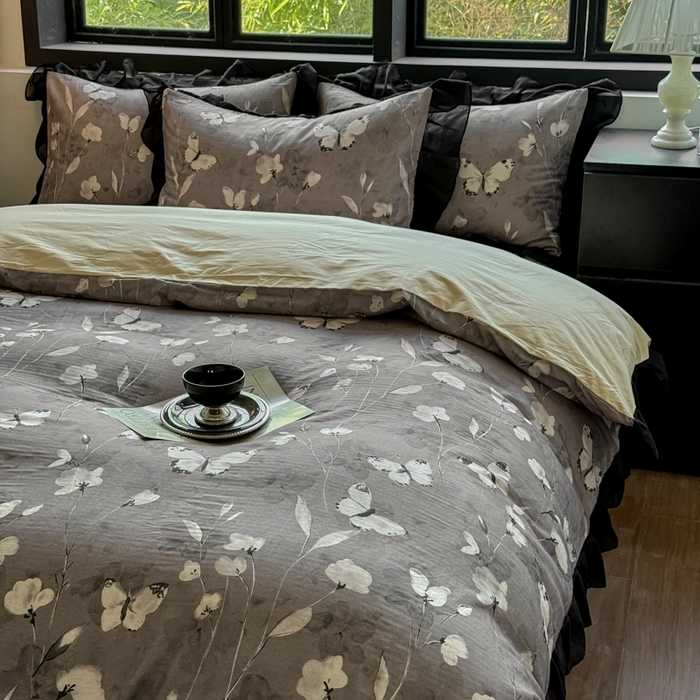 91家纺网 家纺一手货源 找家纺 宅家居 2025新款A类轻法式复古赫本风全棉纯棉有氧双层纱花边四件套黑色韩式花边三件套 蝶梦-深咖