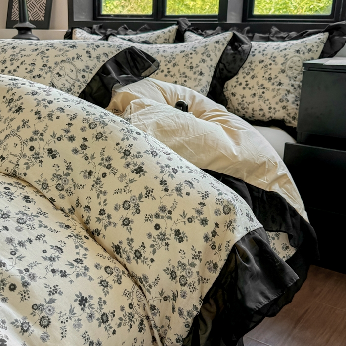 91家纺网 家纺一手货源 找家纺 宅家居 2025新款A类轻法式复古赫本风全棉纯棉有氧双层纱花边四件套黑色韩式花边三件套 花园蜜兔