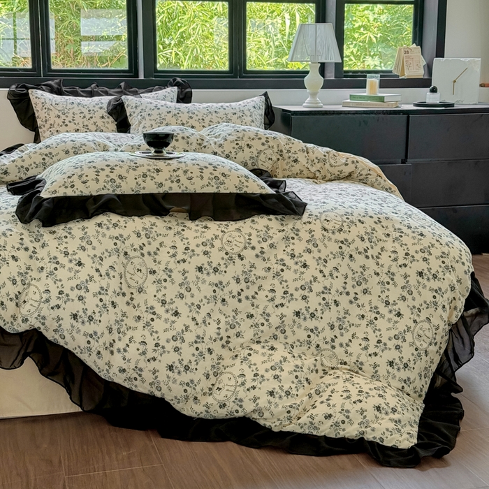 91家纺网 家纺一手货源 找家纺 宅家居 2025新款A类轻法式复古赫本风全棉纯棉有氧双层纱花边四件套黑色韩式花边三件套 花园蜜兔